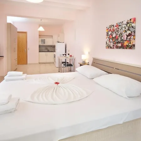 フォティニ Agia Efimia